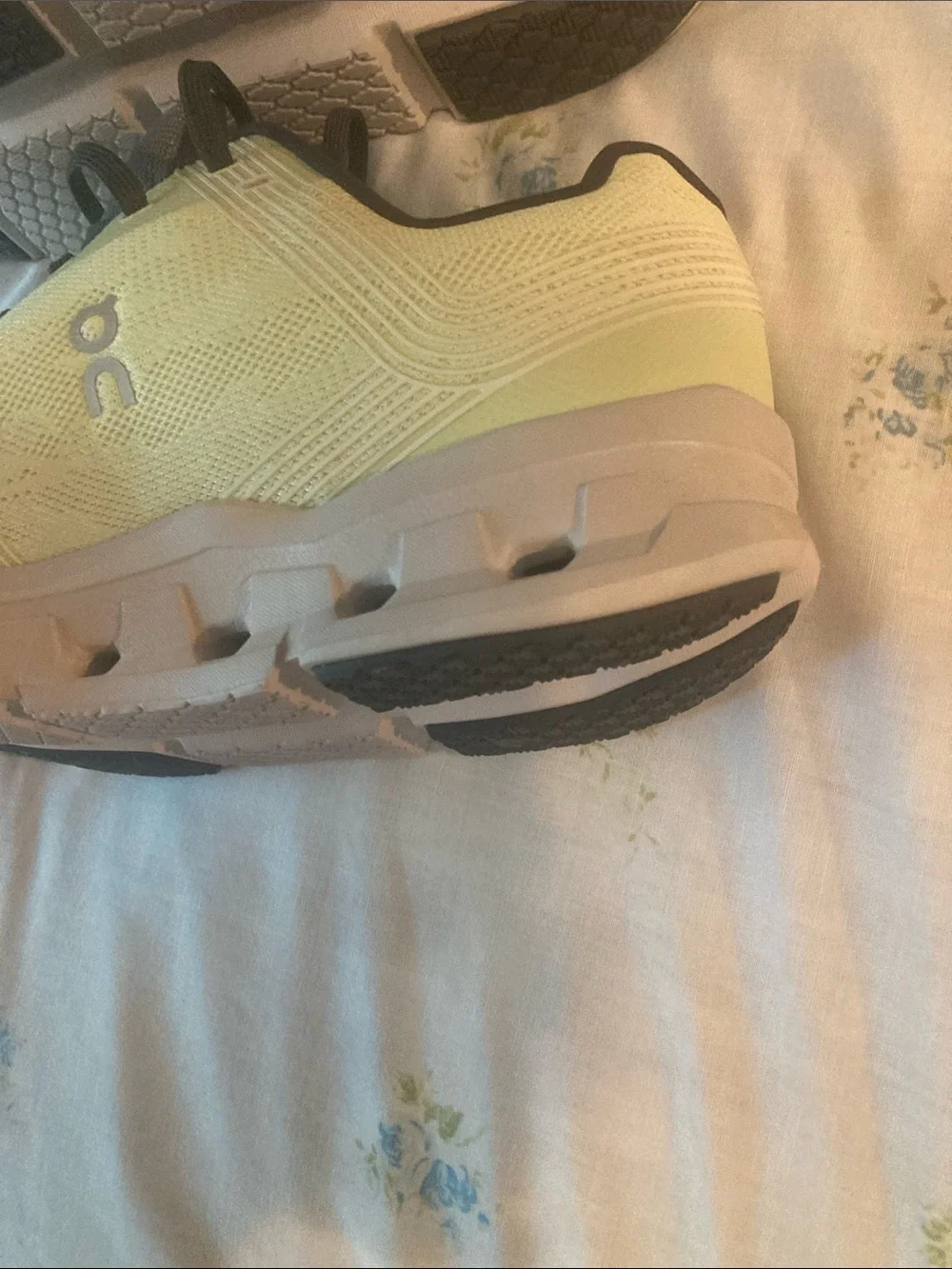 On Running Lace-Up Running Shoes